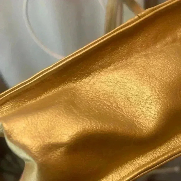 Pouchee Gold Leather Organizer Crossbody Bag - Picture 7 of 13